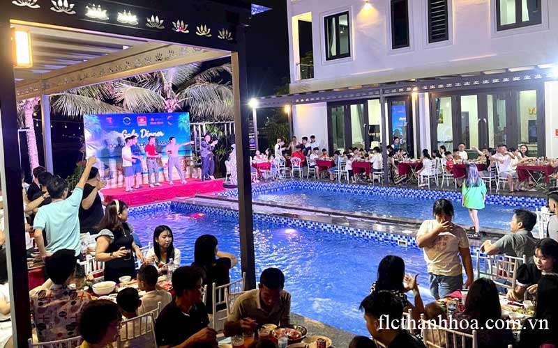 Pool party ngay tại villa FLC